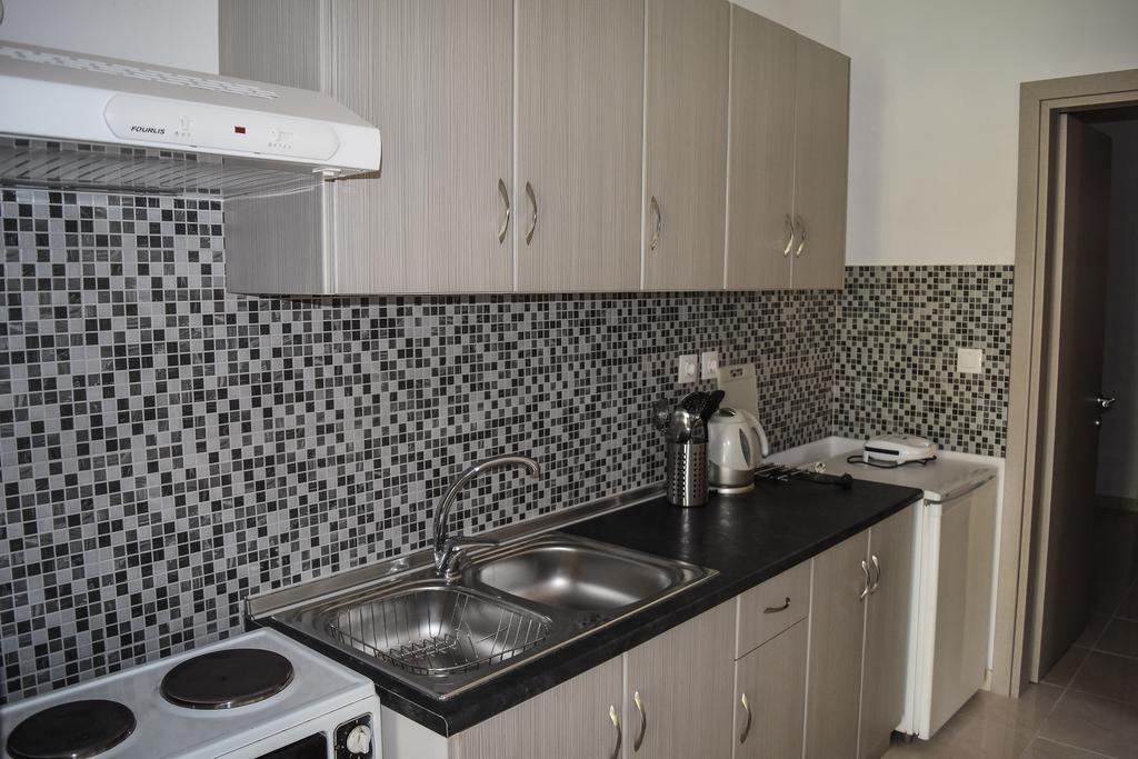 Mirsini Apartments Агиос-Георгиос Экстерьер фото
