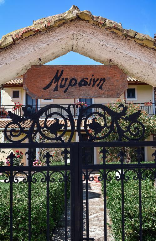 Mirsini Apartments Агиос-Георгиос Экстерьер фото