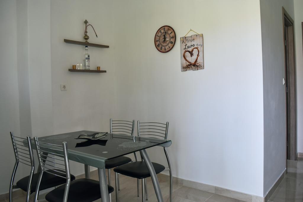 Mirsini Apartments Агиос-Георгиос Экстерьер фото